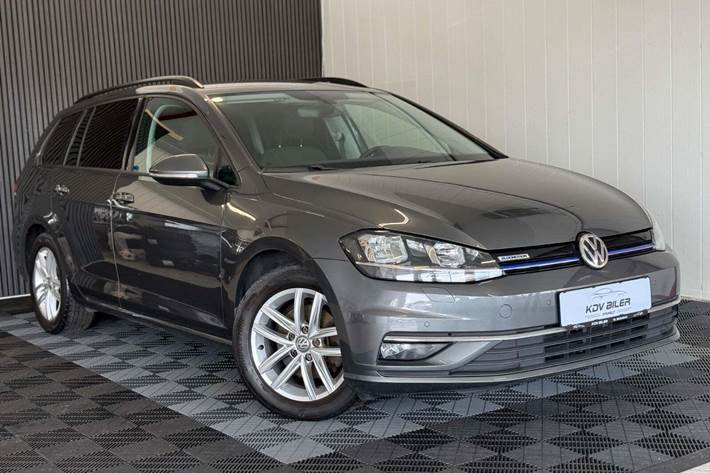 Grå VW Golf VII fra 2019 set udefra