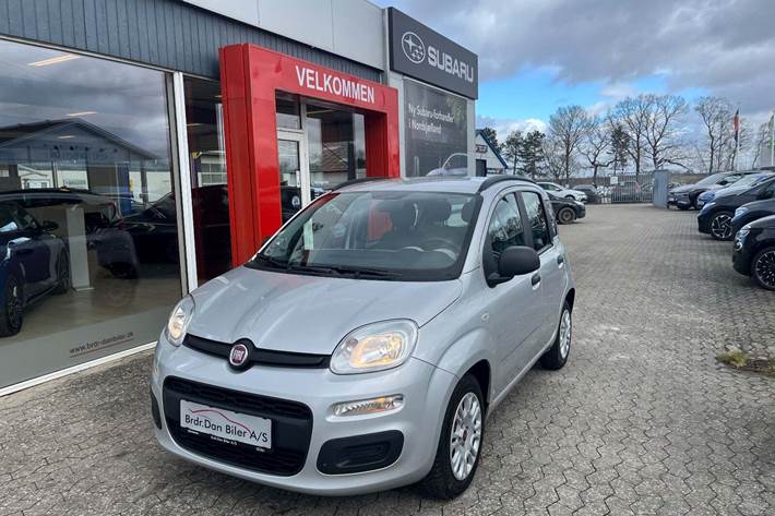 Sølv Fiat Panda fra 2012