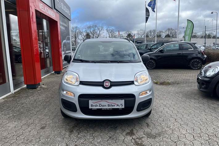 Sølv Fiat Panda fra 2012