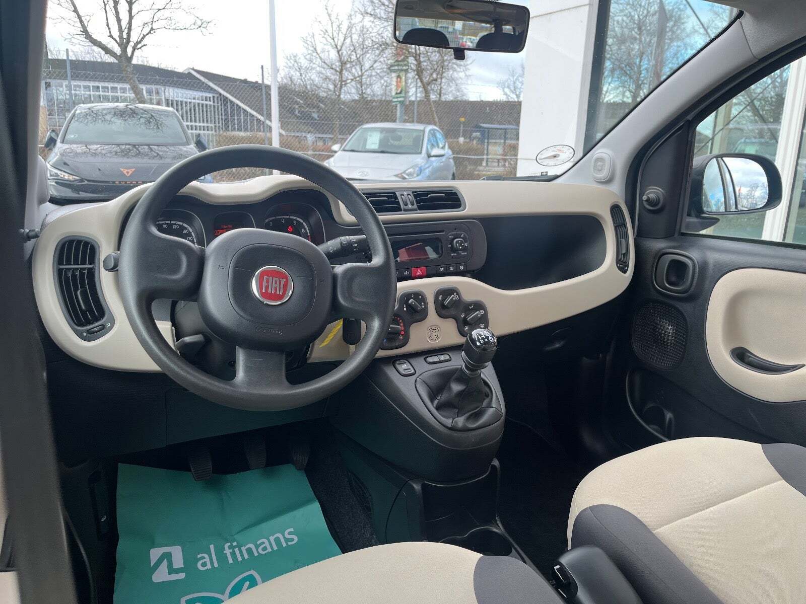 Sølv Fiat Panda fra 2012