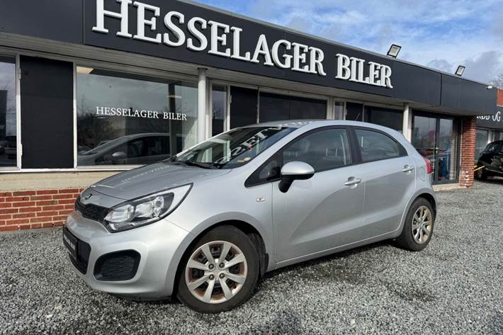 Sølv Kia Rio fra 2013