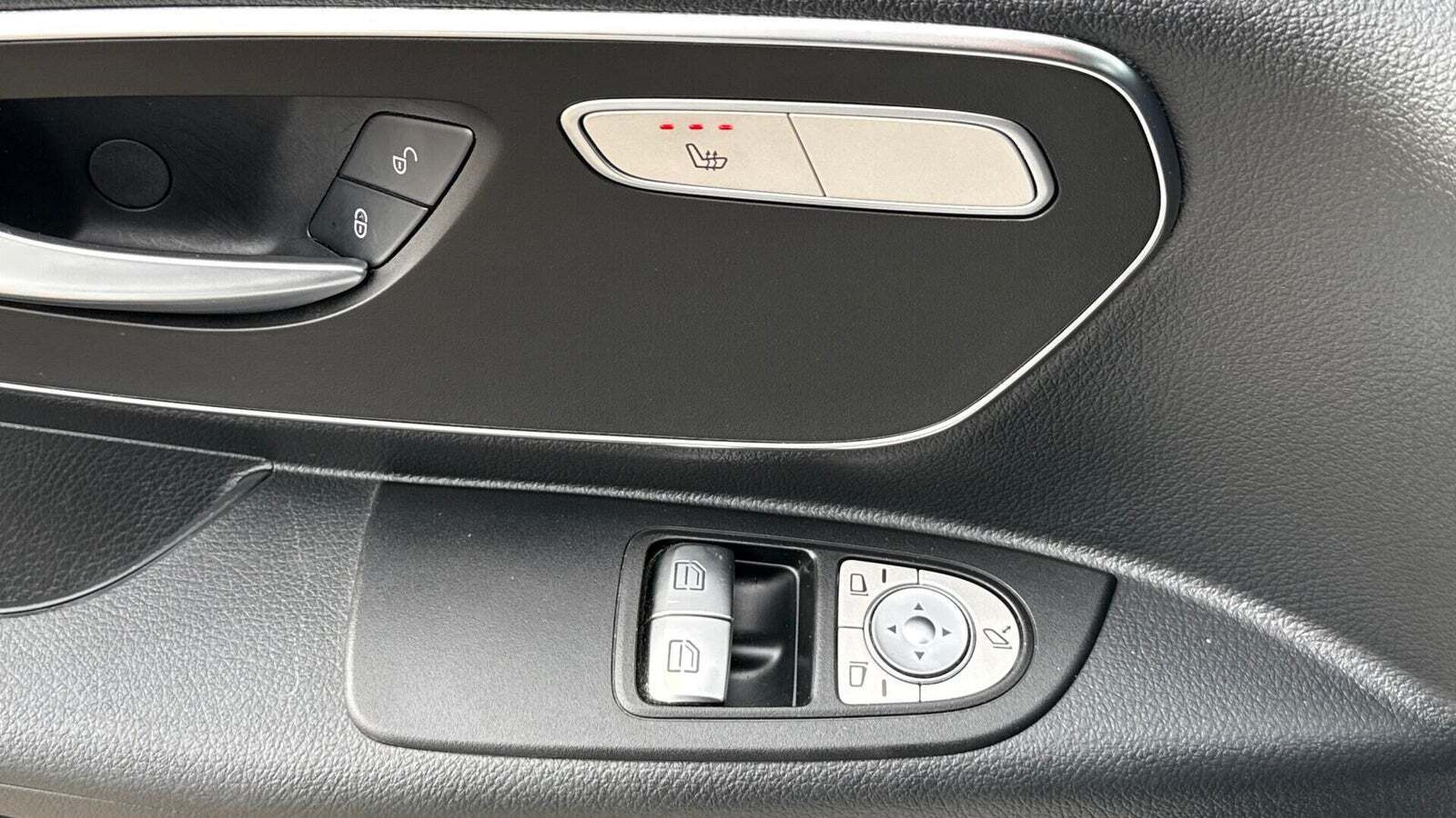 Hvid Mercedes Vito 114 fra 2022