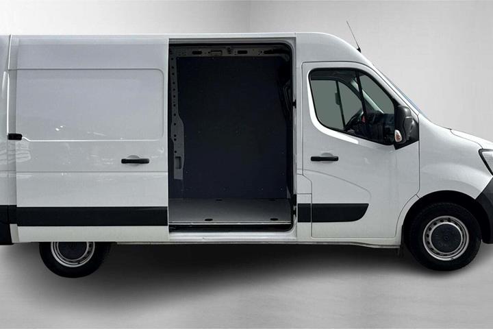 Hvid Renault Master IV T33 fra 2023