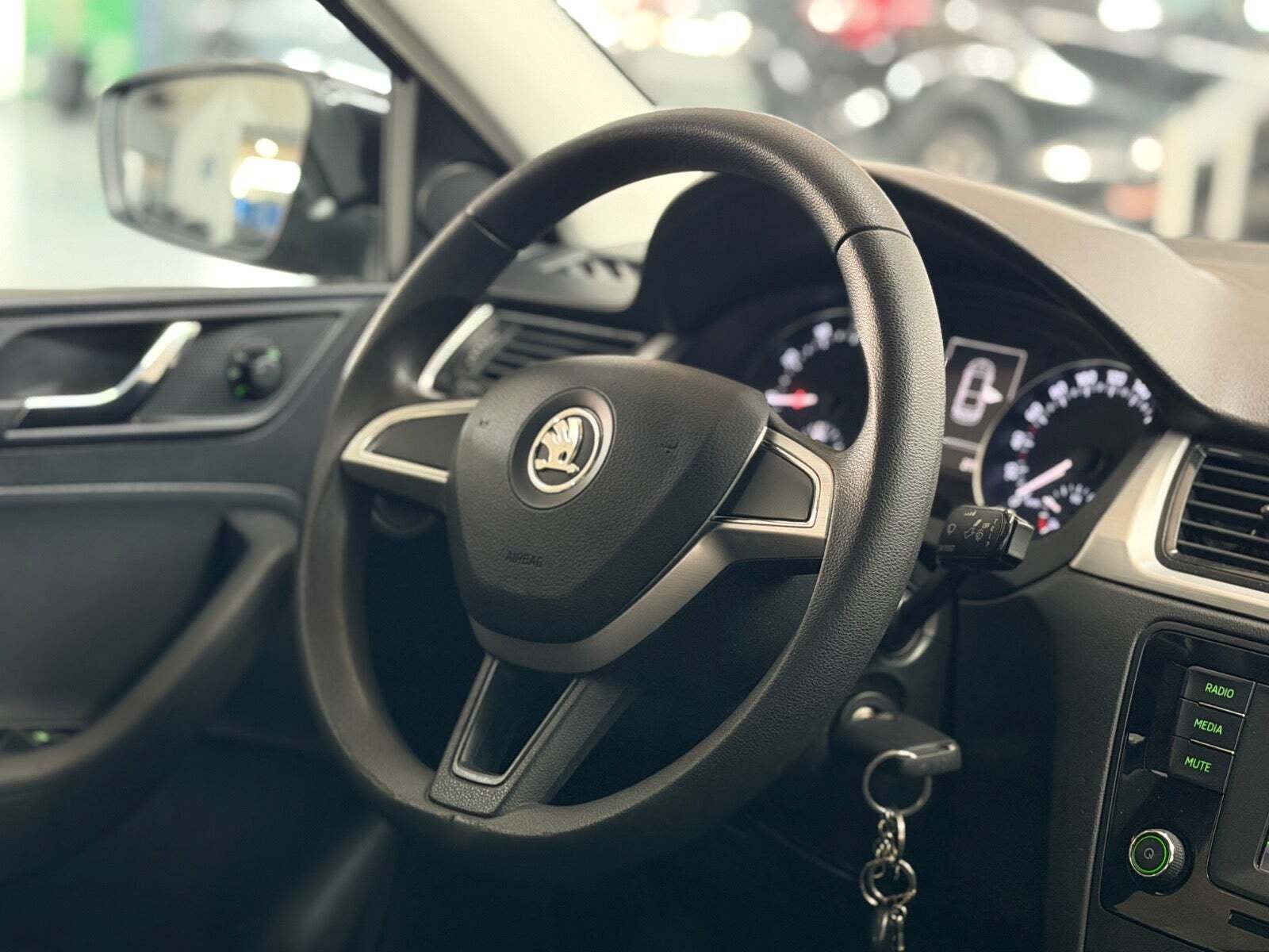 Sort Skoda Rapid fra 2016