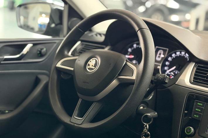 Sort Skoda Rapid fra 2016