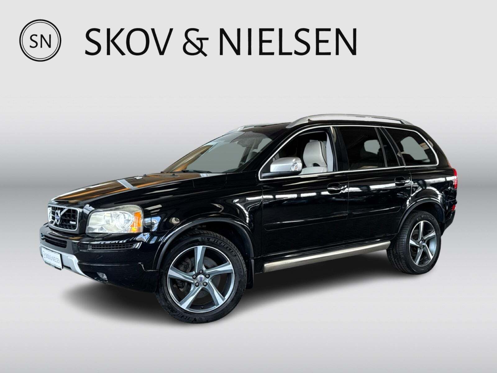 Blå Volvo XC90 fra 2012