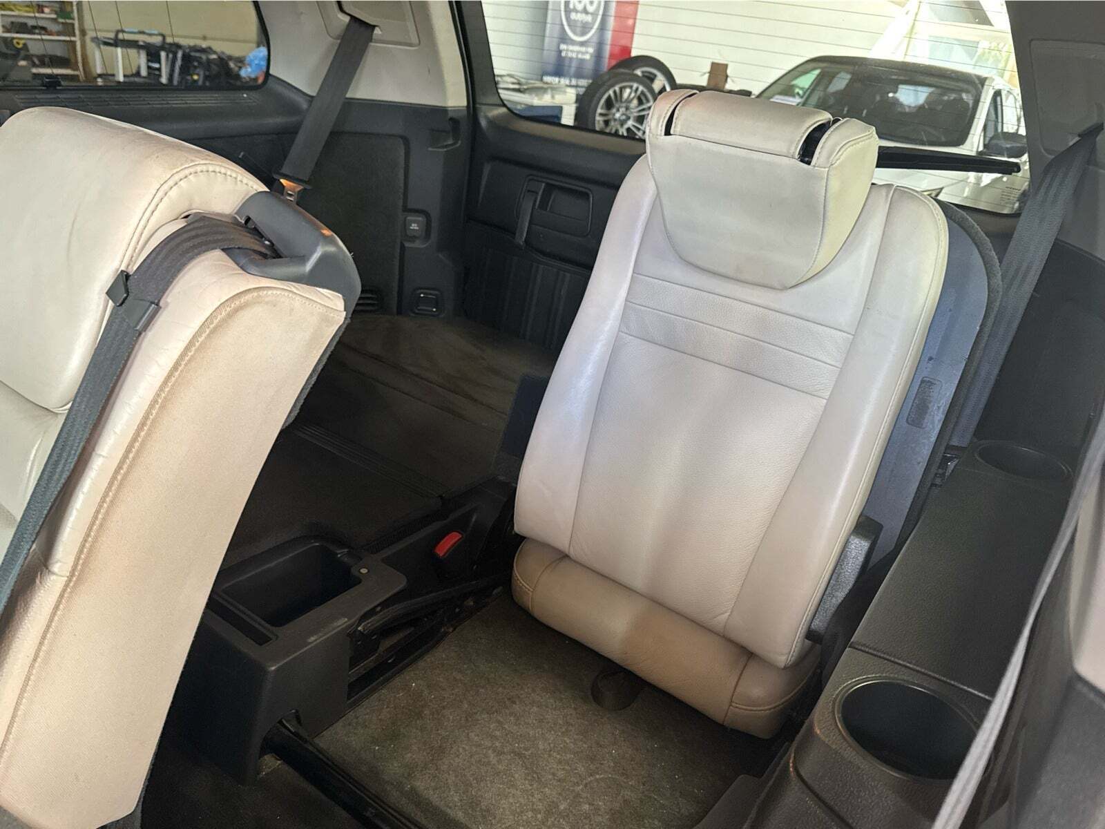 Blå Volvo XC90 fra 2012