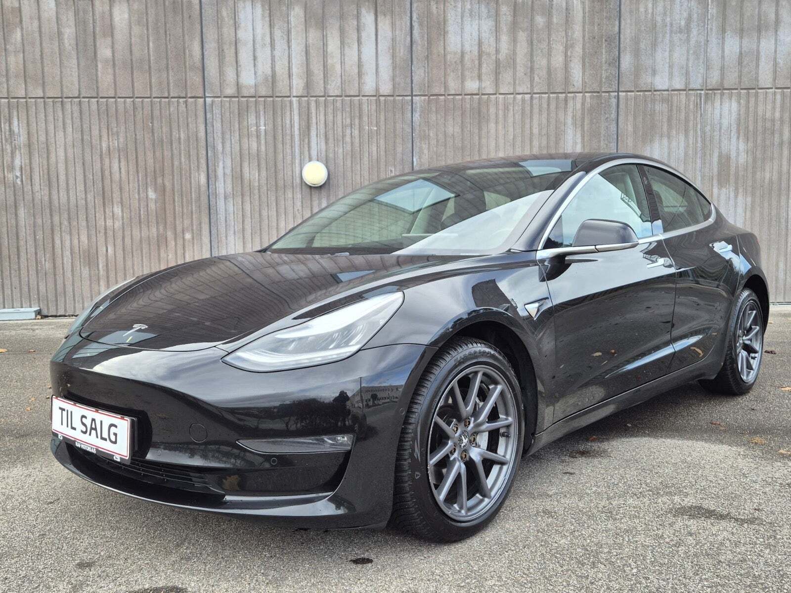 Tesla Model 3 Long Range RWD