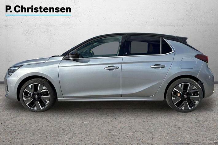 Grå Opel Corsa-e fra 2023