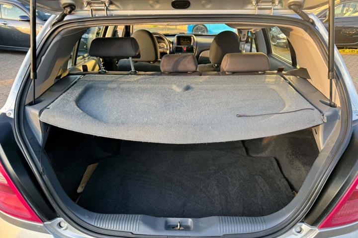 undefined Nissan Almera fra 2005