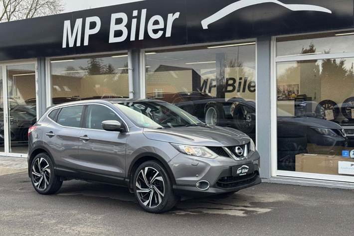 Grå Nissan Qashqai fra 2015