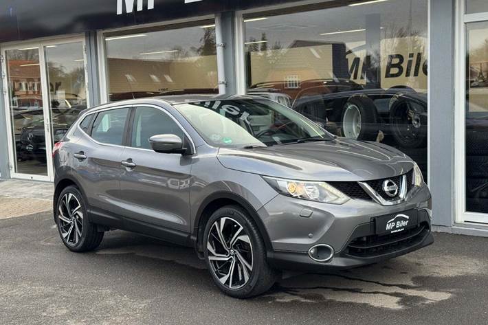 Grå Nissan Qashqai fra 2015
