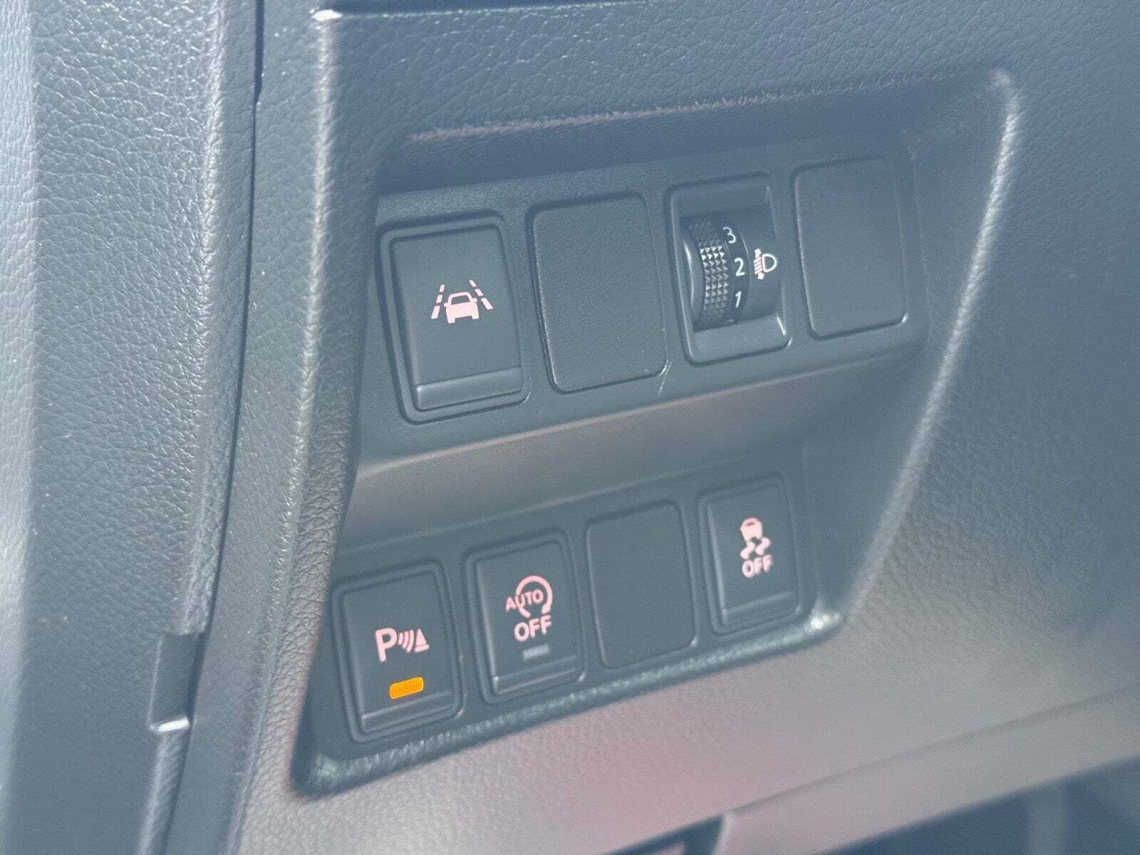 Grå Nissan Qashqai fra 2015