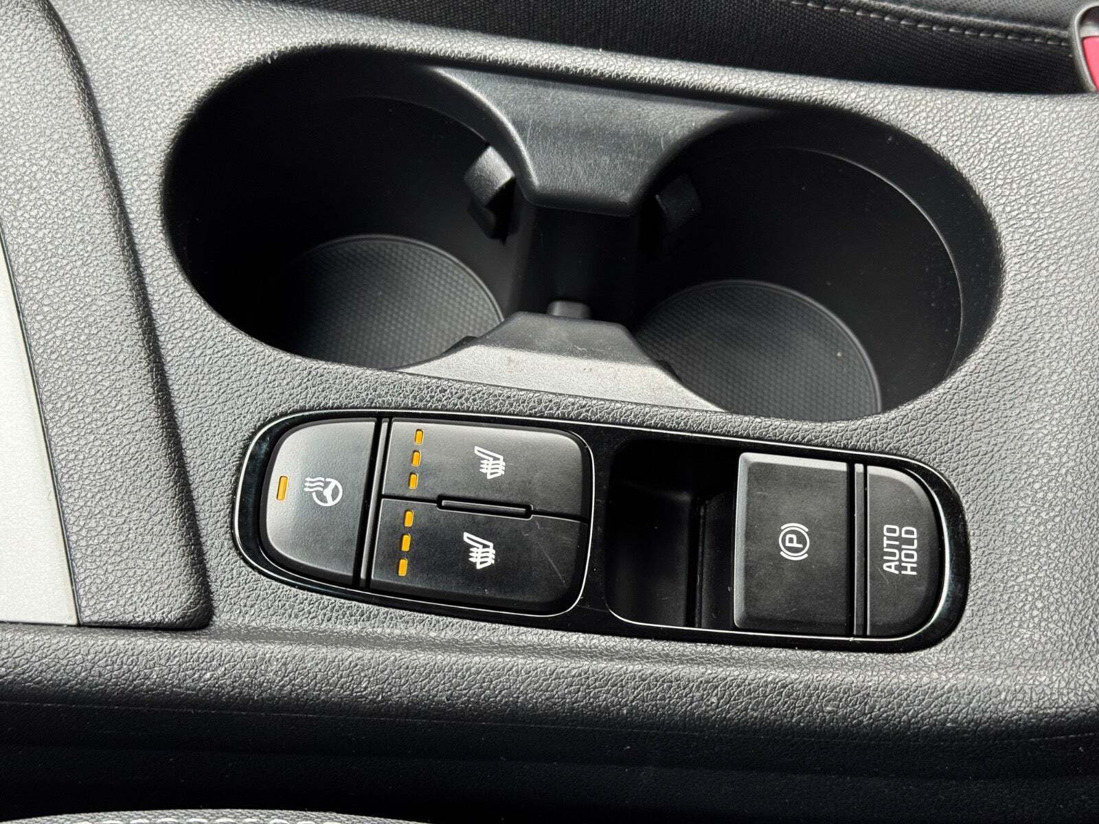 Blå Kia Niro fra 2020