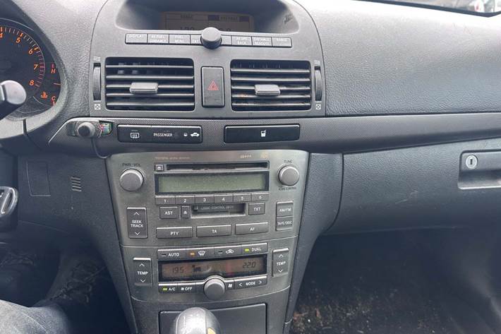 undefined Toyota Avensis fra 2006