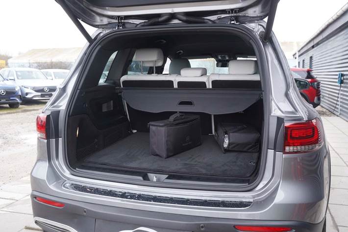 Grå Mercedes EQB300 fra 2022