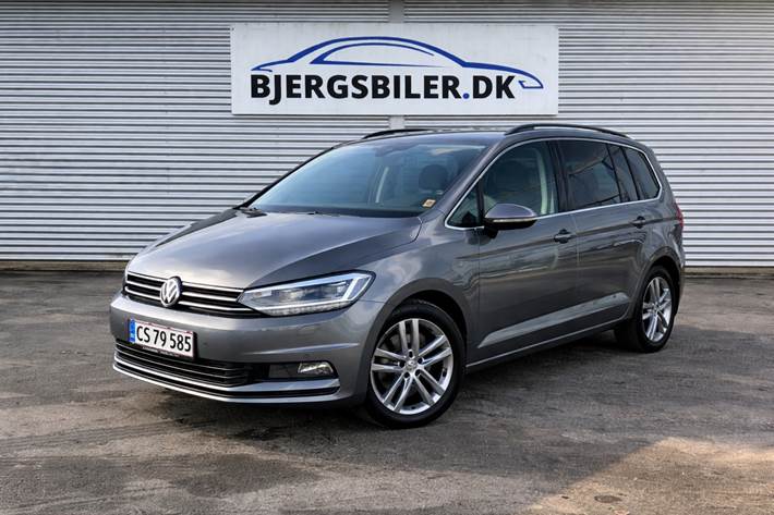 Grå VW Touran fra 2020