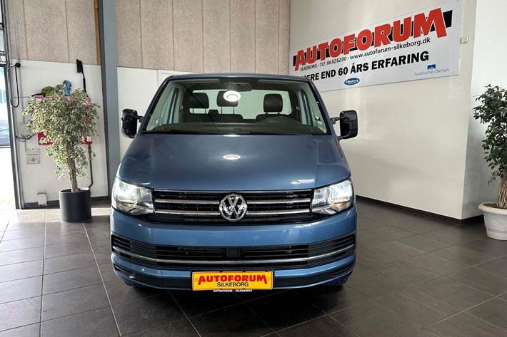 Blå VW Transporter fra 2019