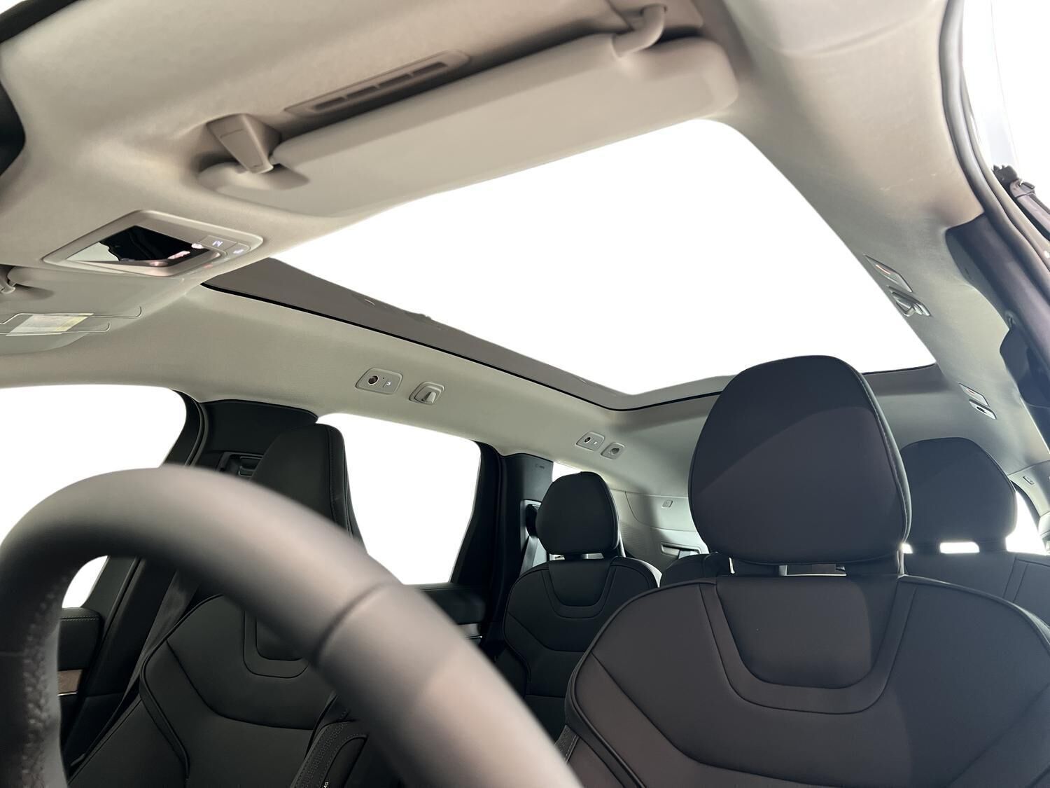 Grå Volvo EX90 fra 2025