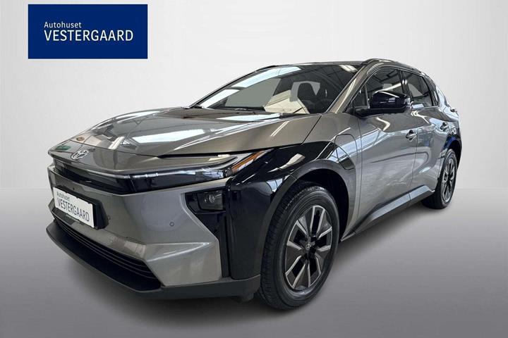 Grå Toyota BZ4X fra 2026 set udefra