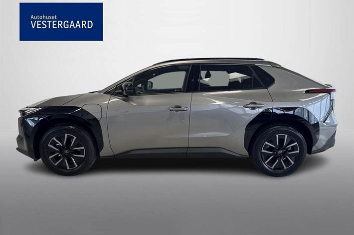 Grå Toyota BZ4X fra 2026