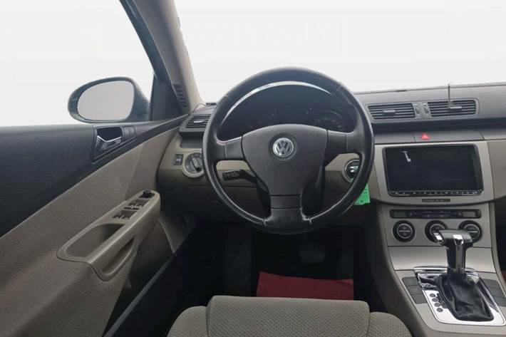 Sort VW Passat fra 2007