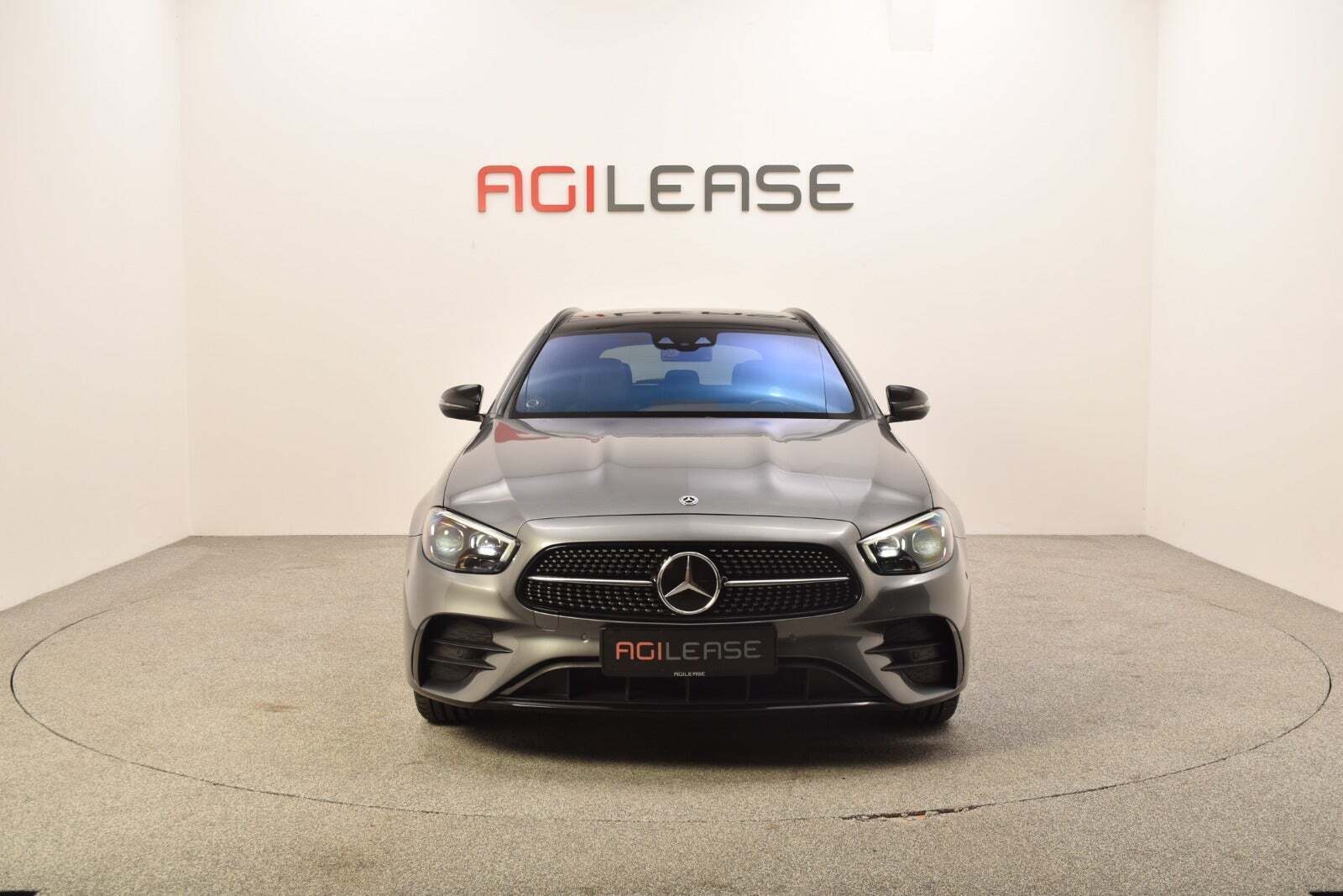 Mercedes E300 de 2,0 AMG Line Night Edition stc. aut.