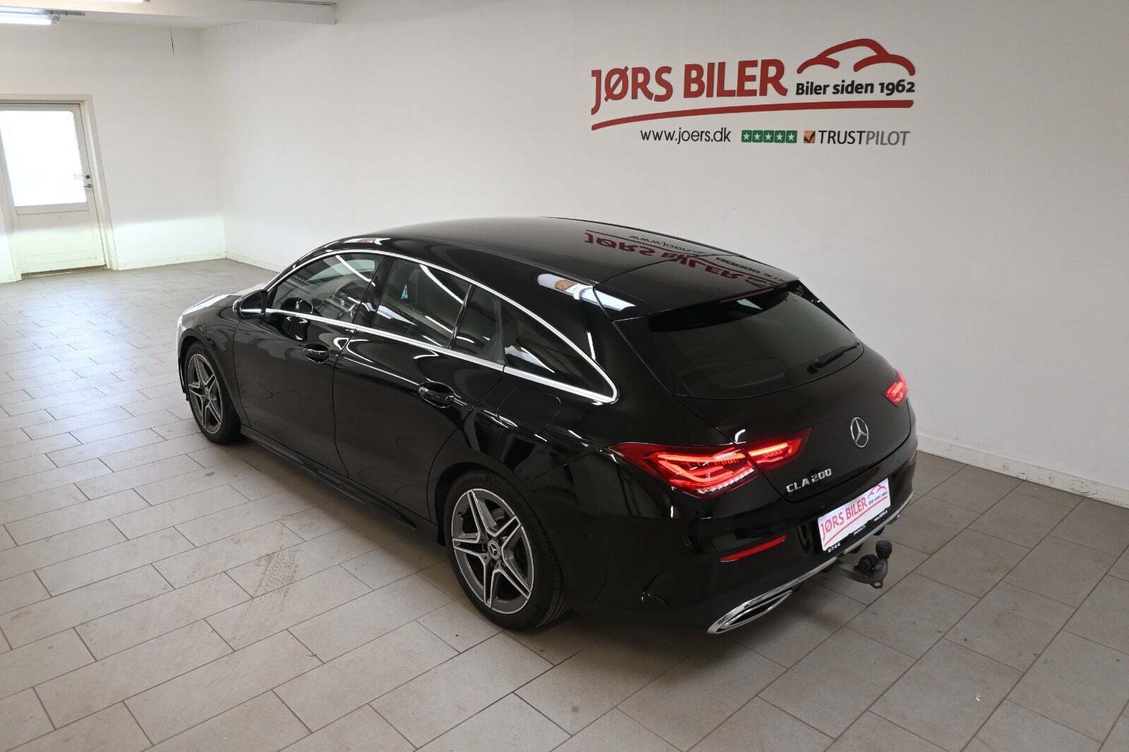 Sort Mercedes CLA200 fra 2021