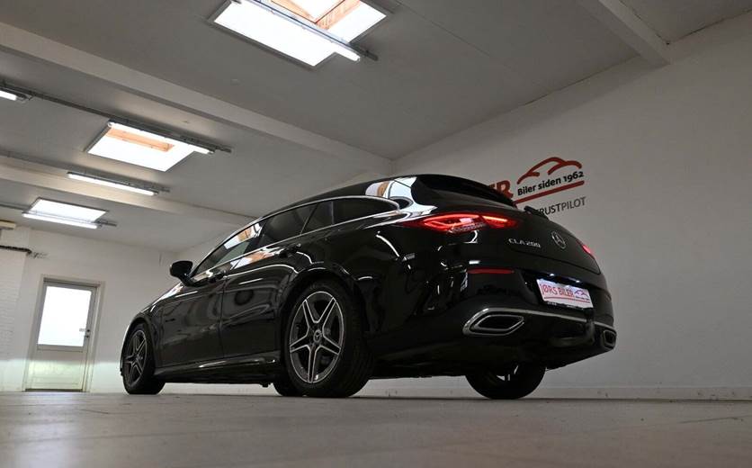 Mercedes CLA200