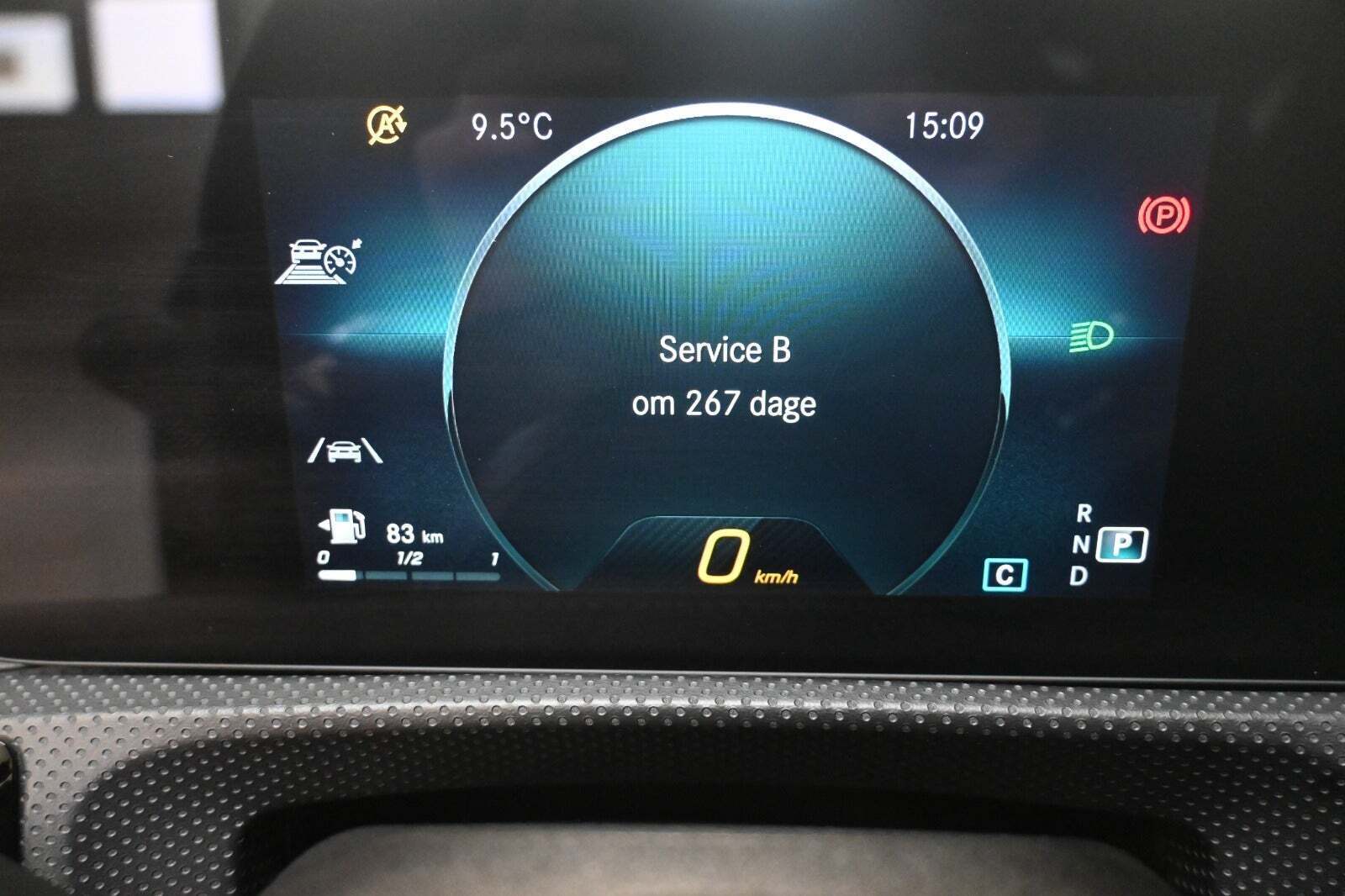 Sort Mercedes CLA200 fra 2021