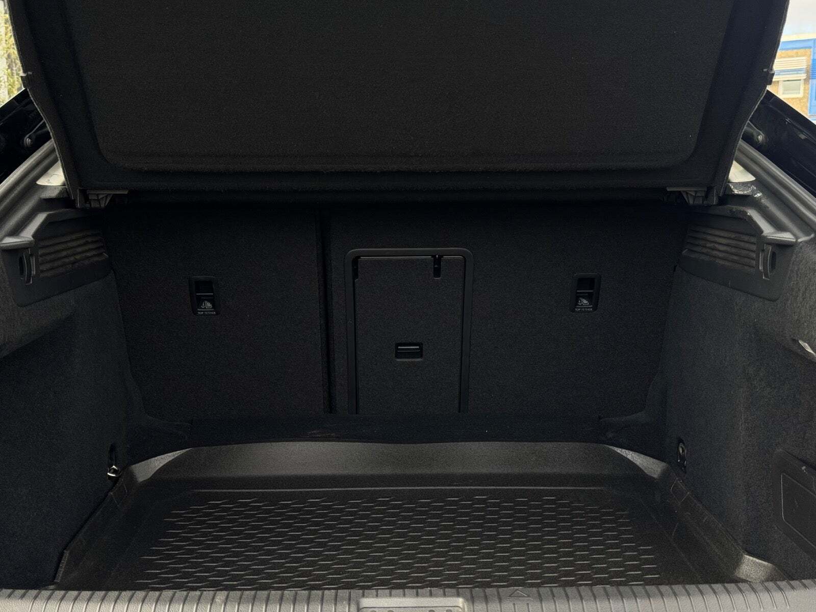 Sort VW Arteon fra 2018