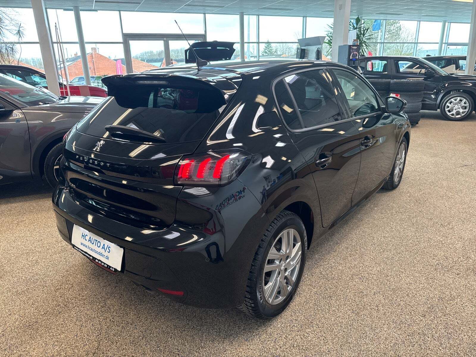 Peugeot 208 1,2 PureTech 100 Allure EAT8