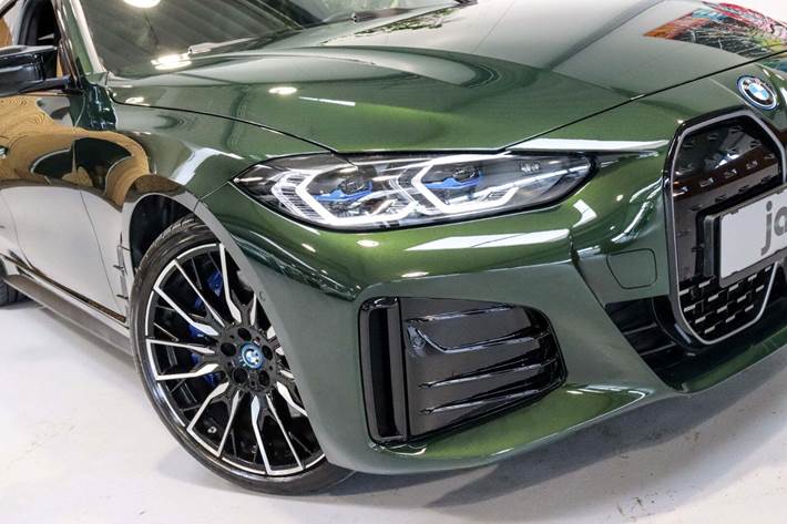 Grøn BMW i4 fra 2022