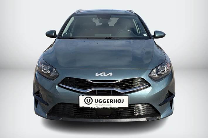 Blå Kia Ceed fra 2023