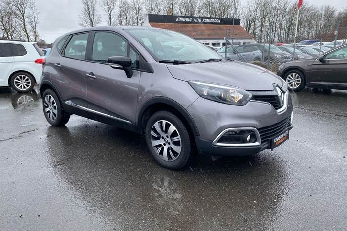 Grå Renault Captur fra 2016