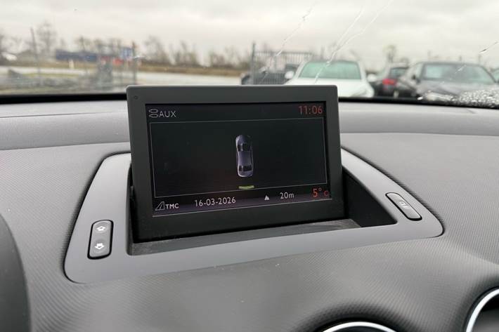 Sort Peugeot 308 fra 2012