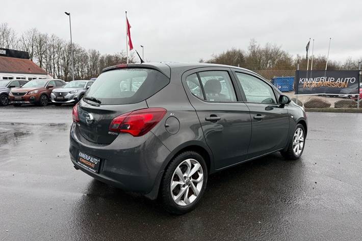 Sort Opel Corsa fra 2015
