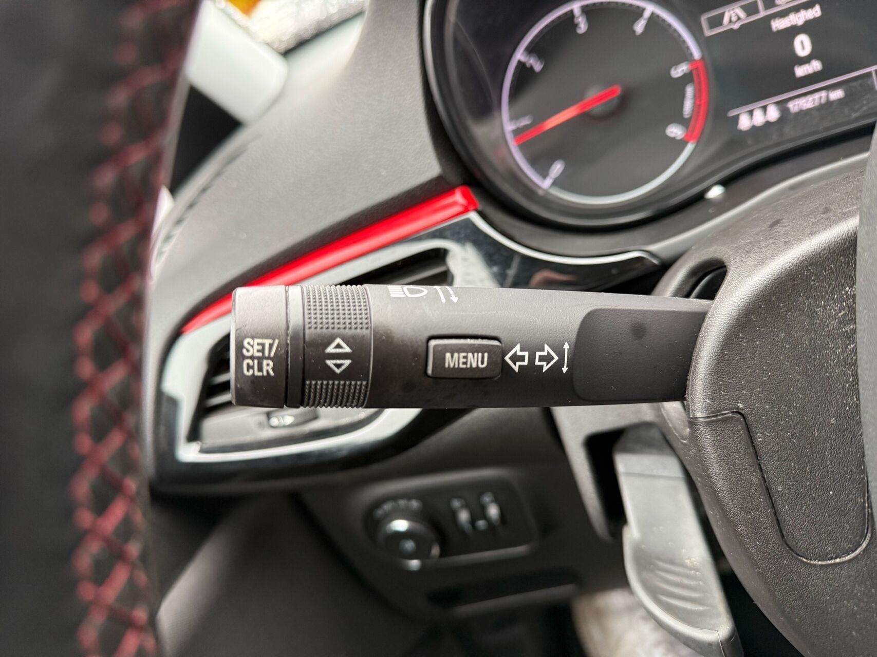 Sort Opel Corsa fra 2015