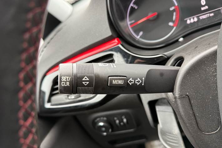 Sort Opel Corsa fra 2015