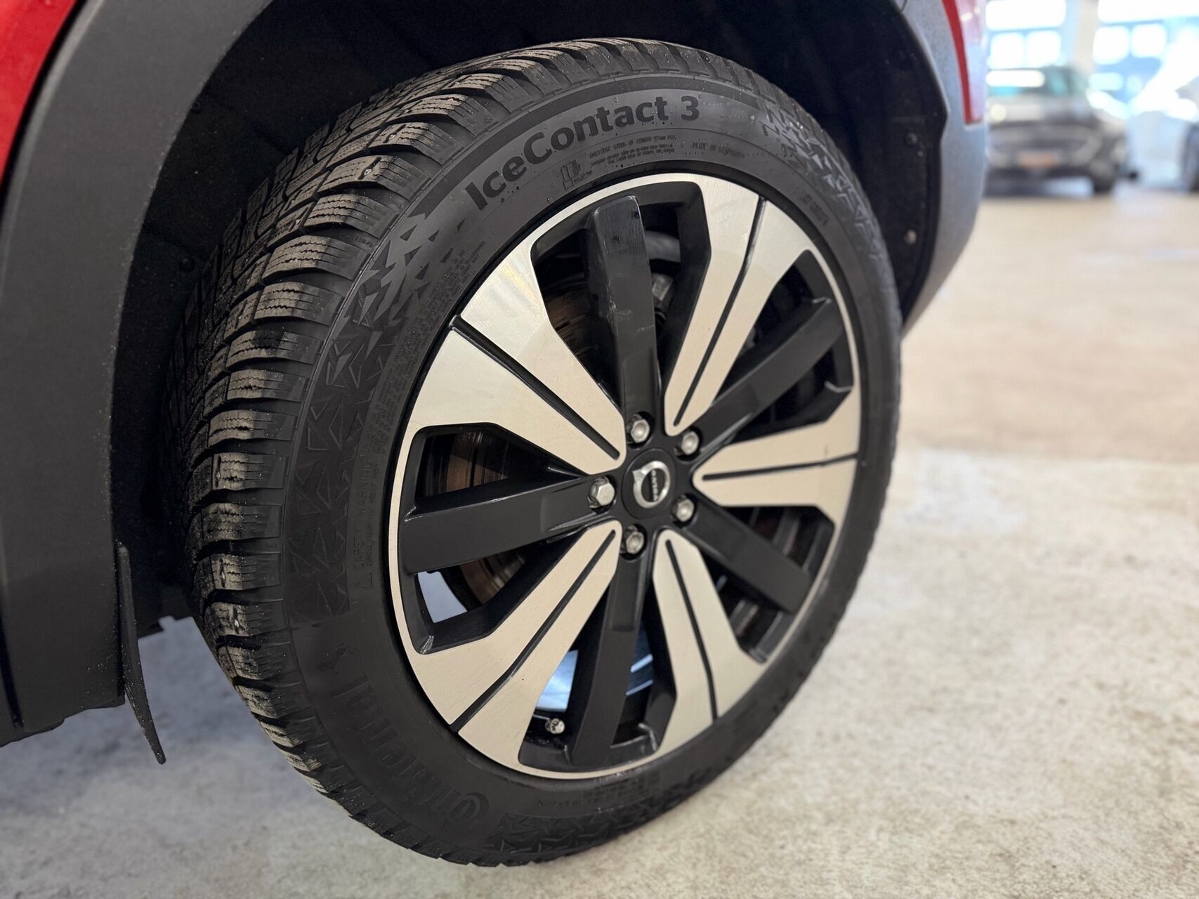 Rød Volvo C40 fra 2023