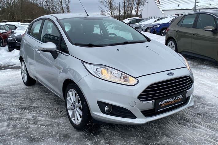 Sølv Ford Fiesta fra 2017
