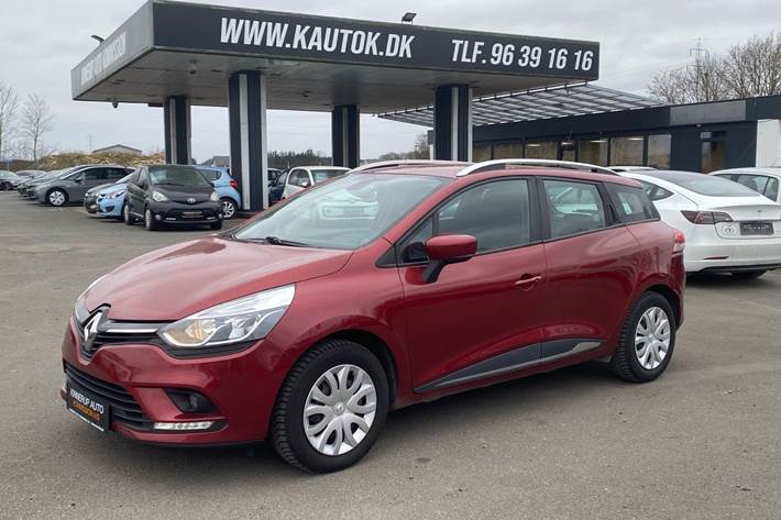 Rød Renault Clio fra 2017