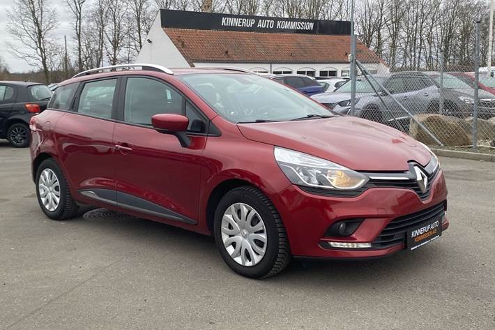 Rød Renault Clio fra 2017