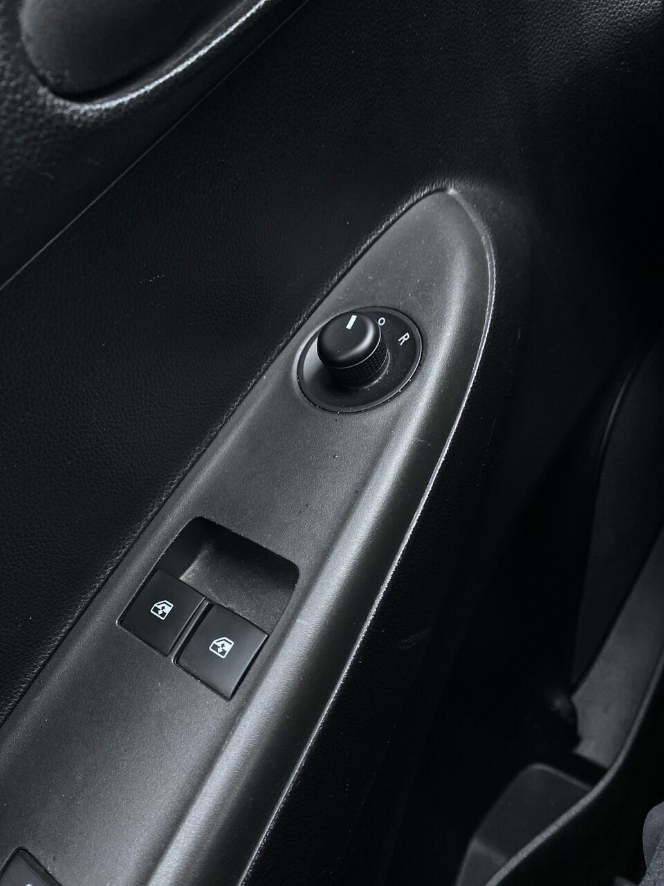 Blå Opel Karl fra 2015