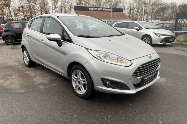 Sølv Ford Fiesta fra 2013