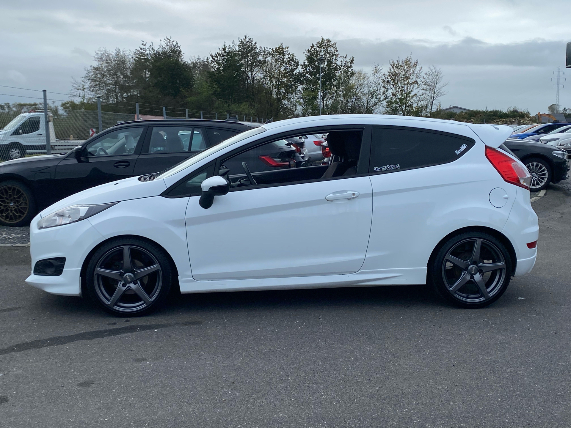 Hvid Ford Fiesta fra 2016
