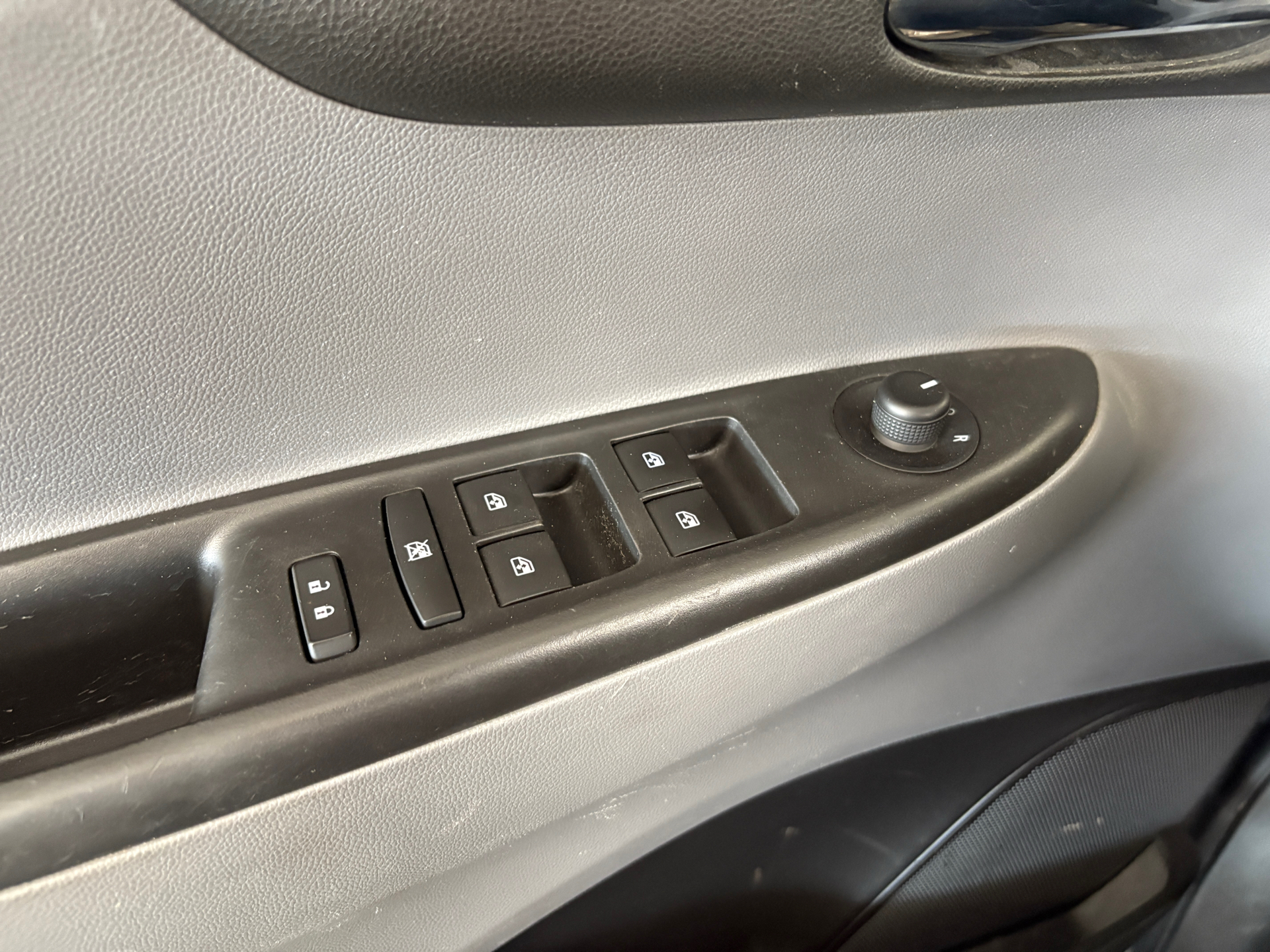 Sort Opel Karl fra 2018