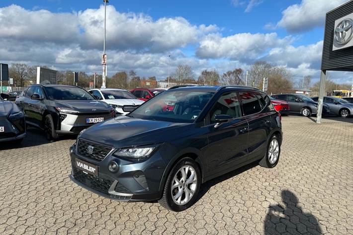 Grå Seat Arona fra 2023