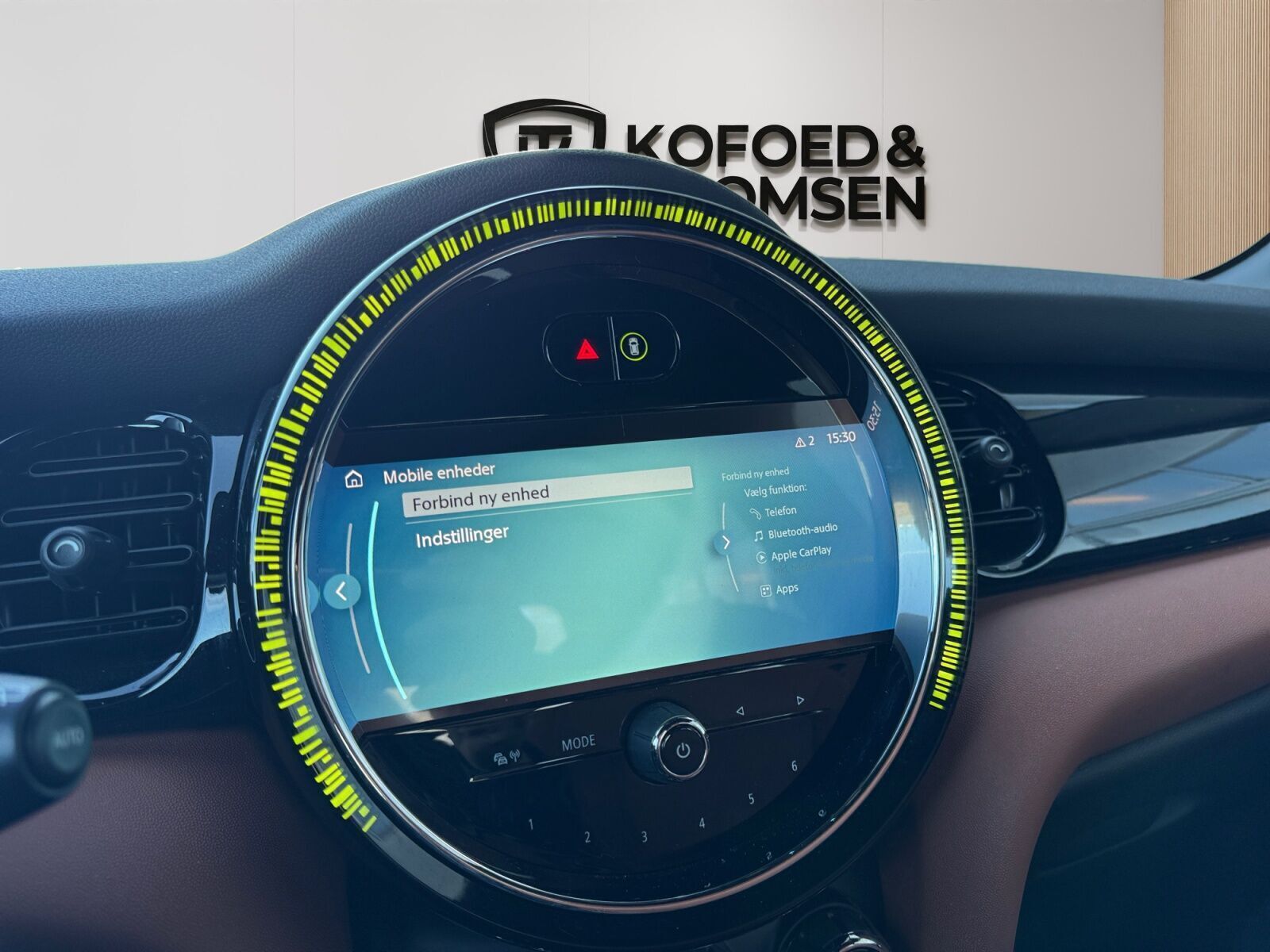 Hvid Mini Cooper fra 2023