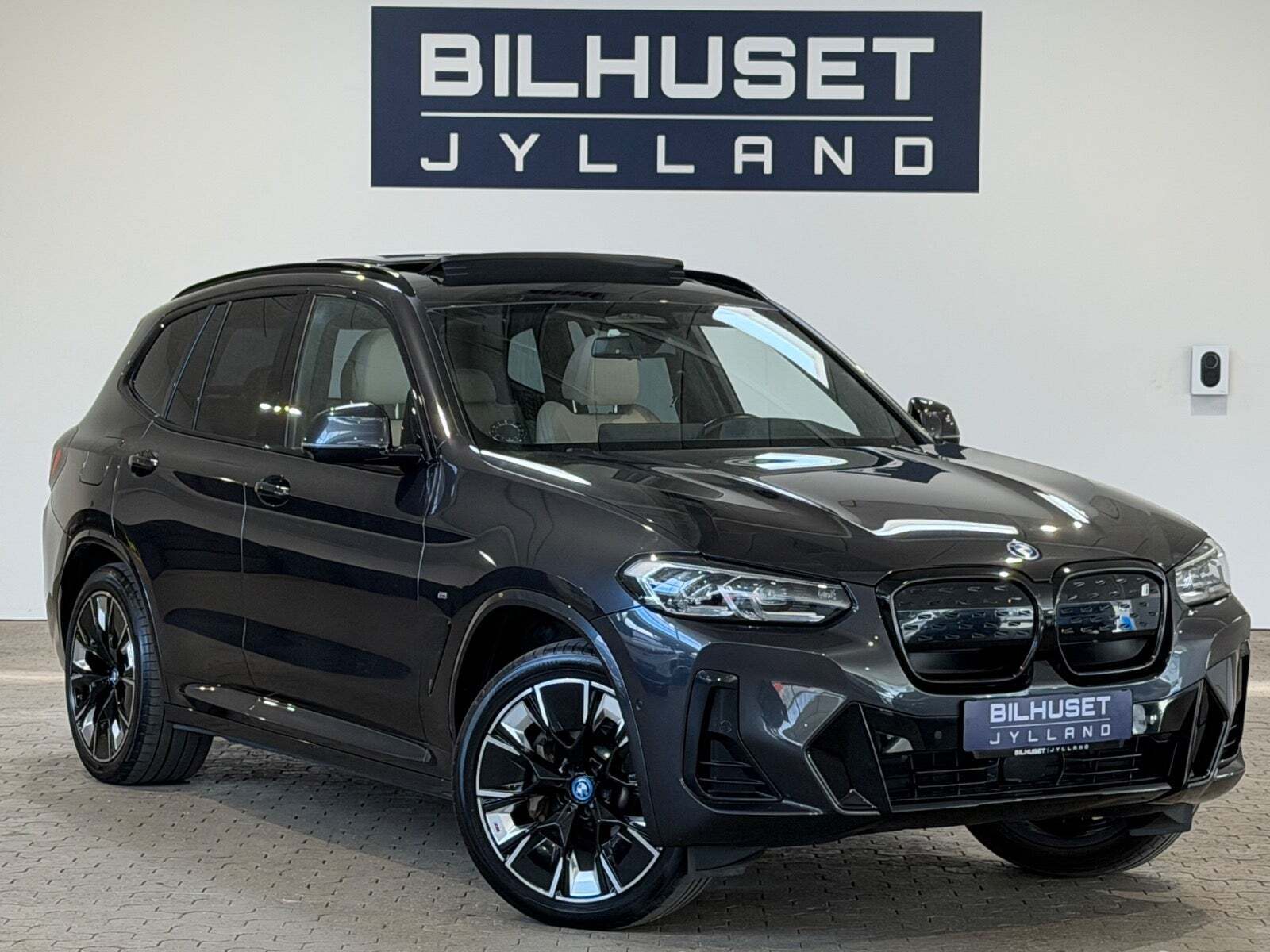 BMW iX3 Charged Plus M-Sport